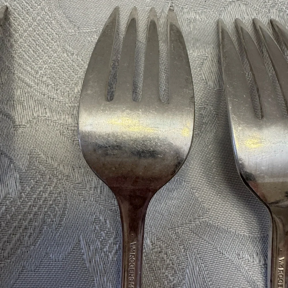 Vintage WM Rogers 1951 Magnolia Inspiration Extra Plate 6 Individual Salad Forks